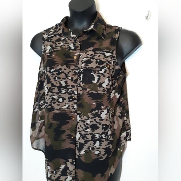 Mileage sheer camouflage button up tank - Picture 4 of 6